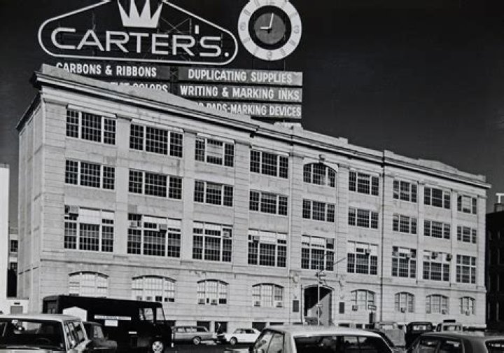 Did carters close their stores?