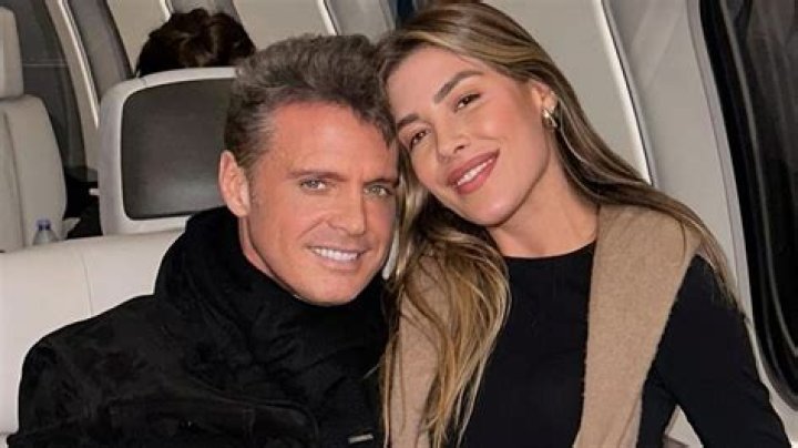 Did michelle salas date mauricio?