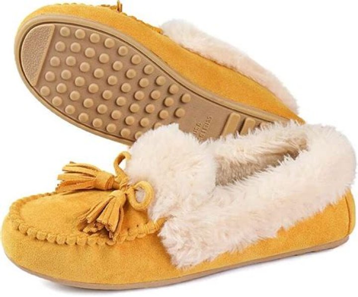 Do moccasin slippers stretch?