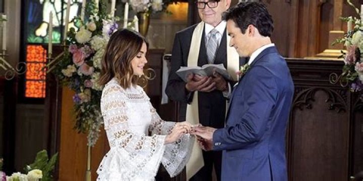 Do wesley and aria get together?