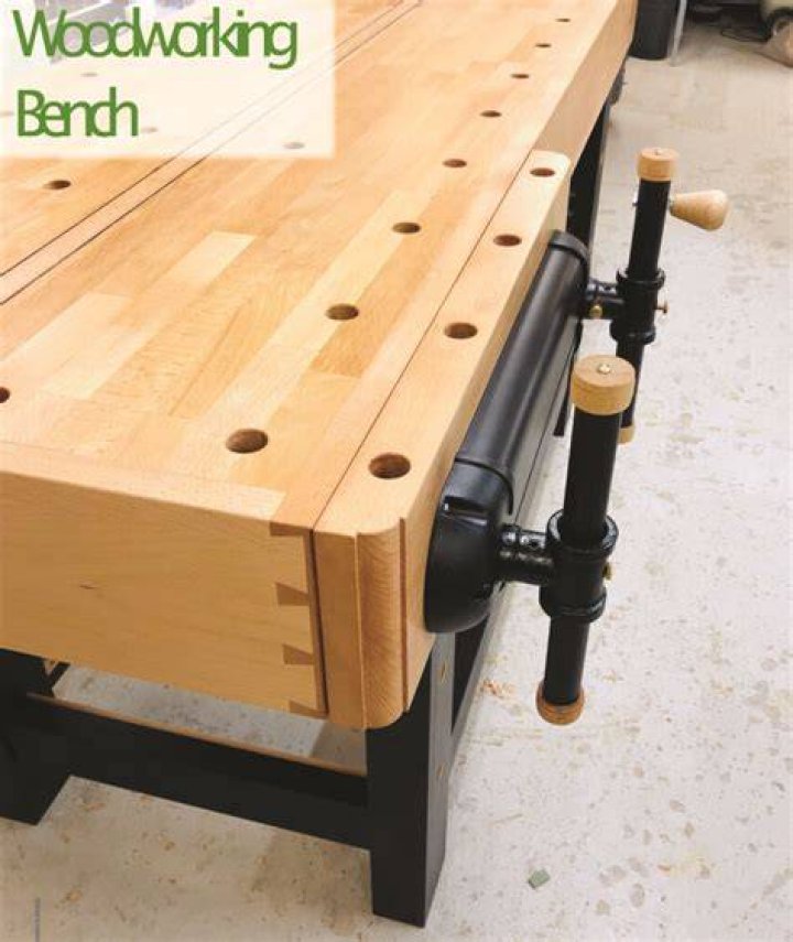 Does a woodworking bench need to be flat?