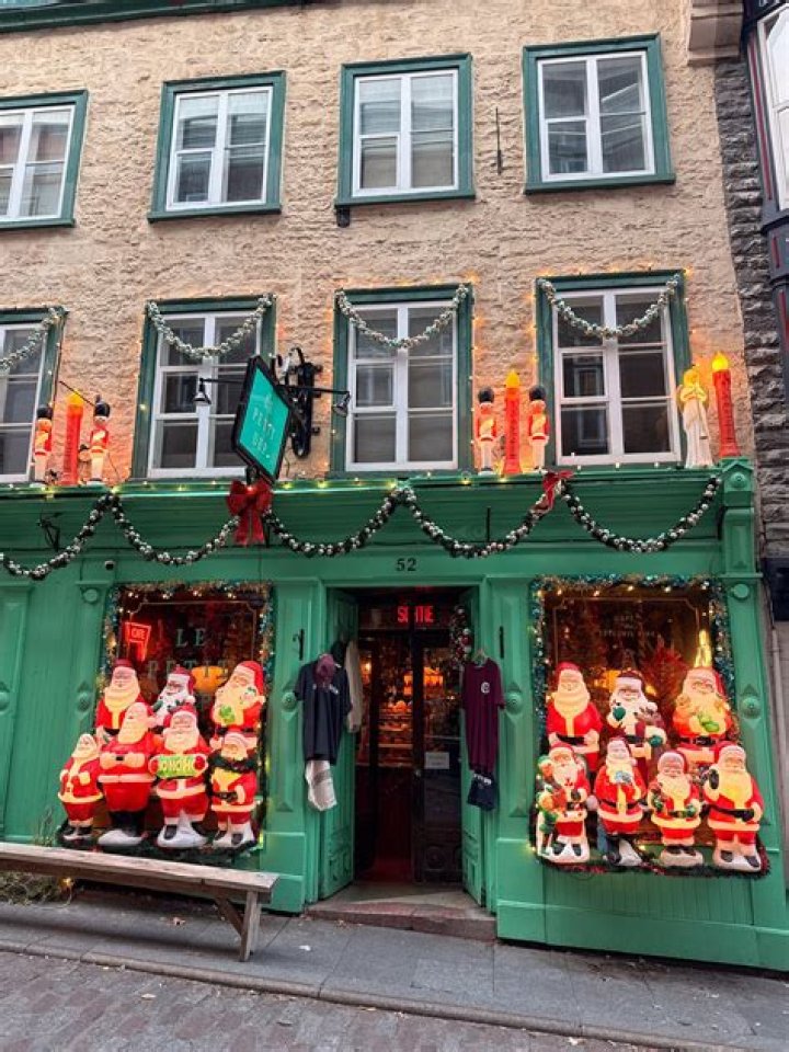 Does quebec have civic holiday?