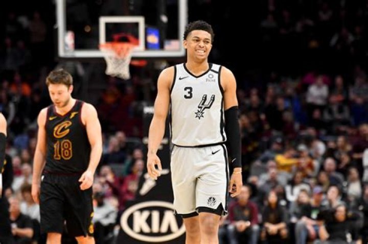 How tall is keldon johnson?