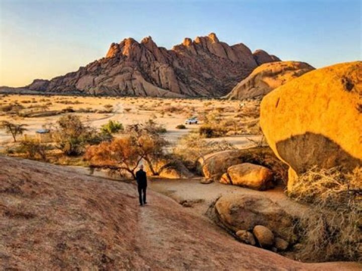 How tall is spitzkoppe?