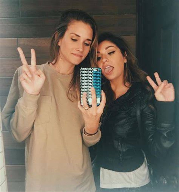 Is cammie scott single?