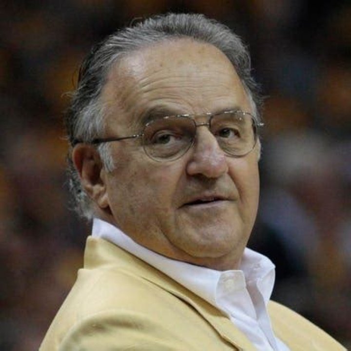 Is gary chouest married?