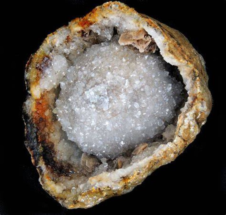 Is quartz a real stone?