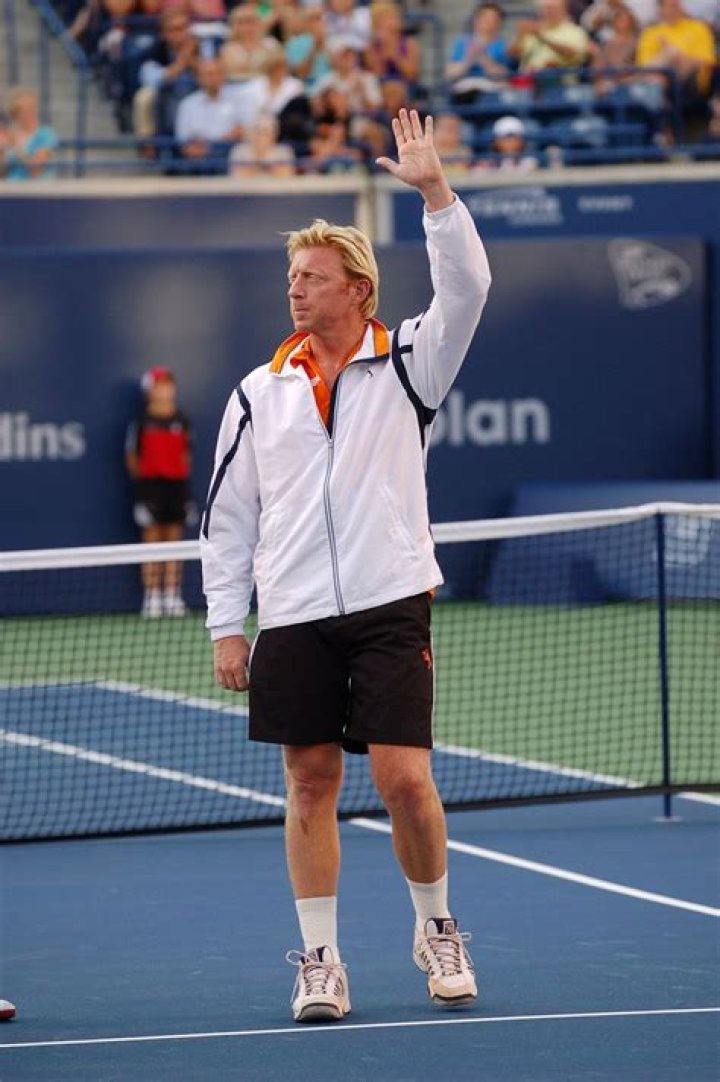 Was becker a qualifier when he won wimbledon?