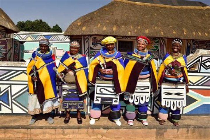 What do ndebele wear?