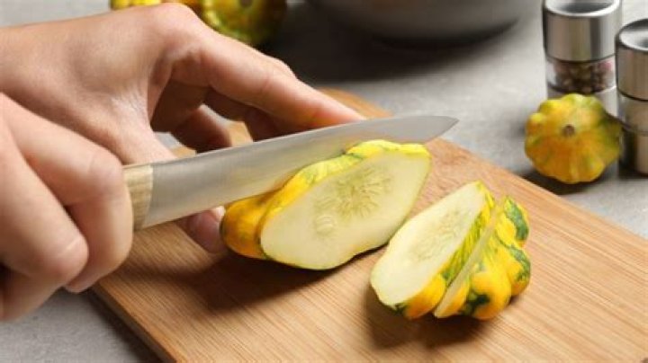 What does pattypan squash taste like?