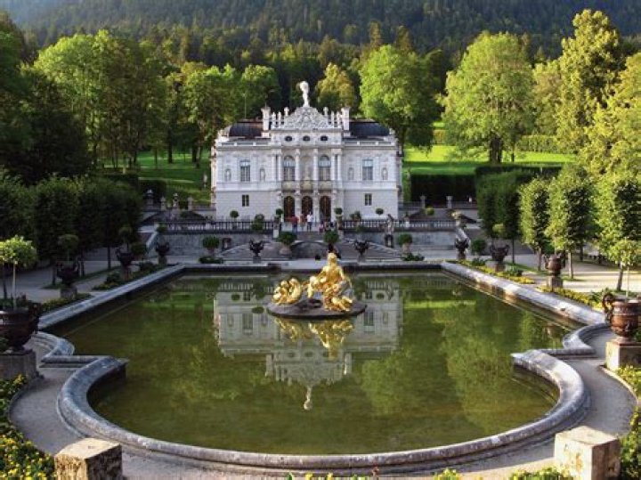 When was linderhof palace built?