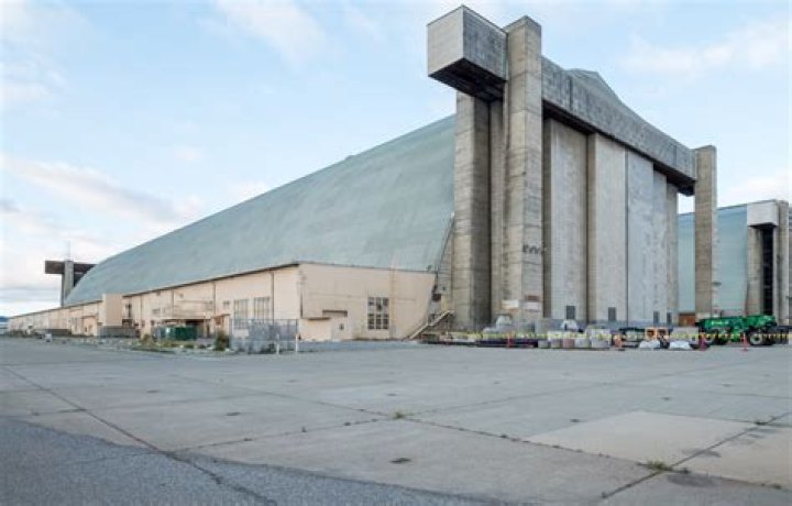 When was moffett field built?