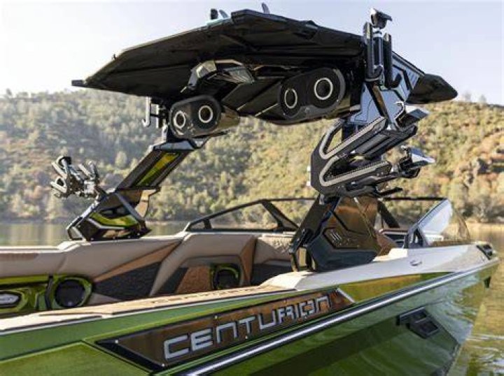 Who makes centurion boats?