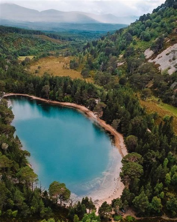 Why is loch uaine (green)?